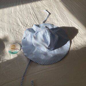 Caden Lane Sunhat Size Small NWT White and Blue Striped UPF 50+